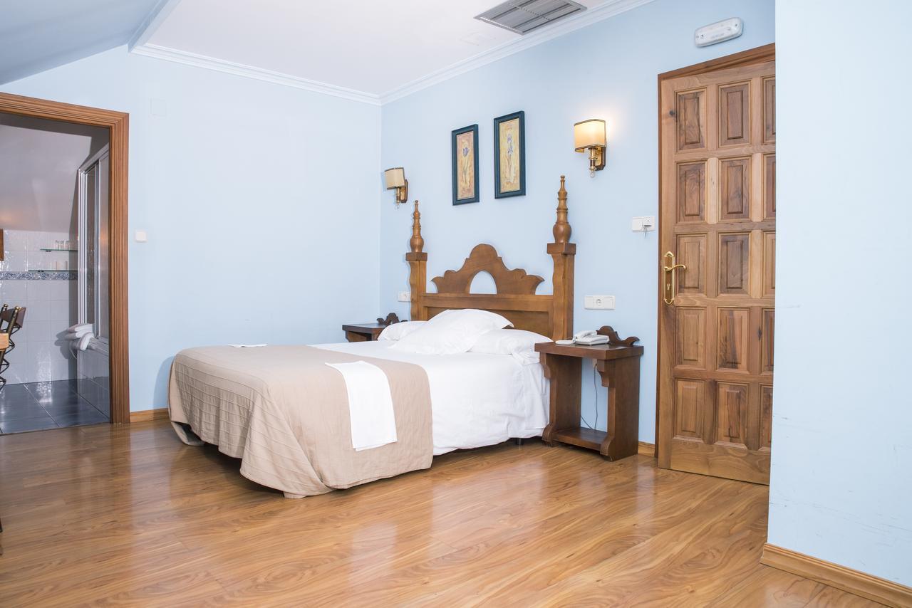 Complejo Hostelero Paladium Villamartín Buitenkant foto