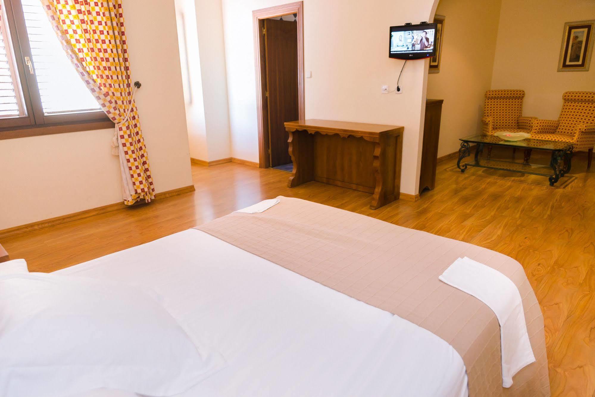 Complejo Hostelero Paladium Villamartín Buitenkant foto