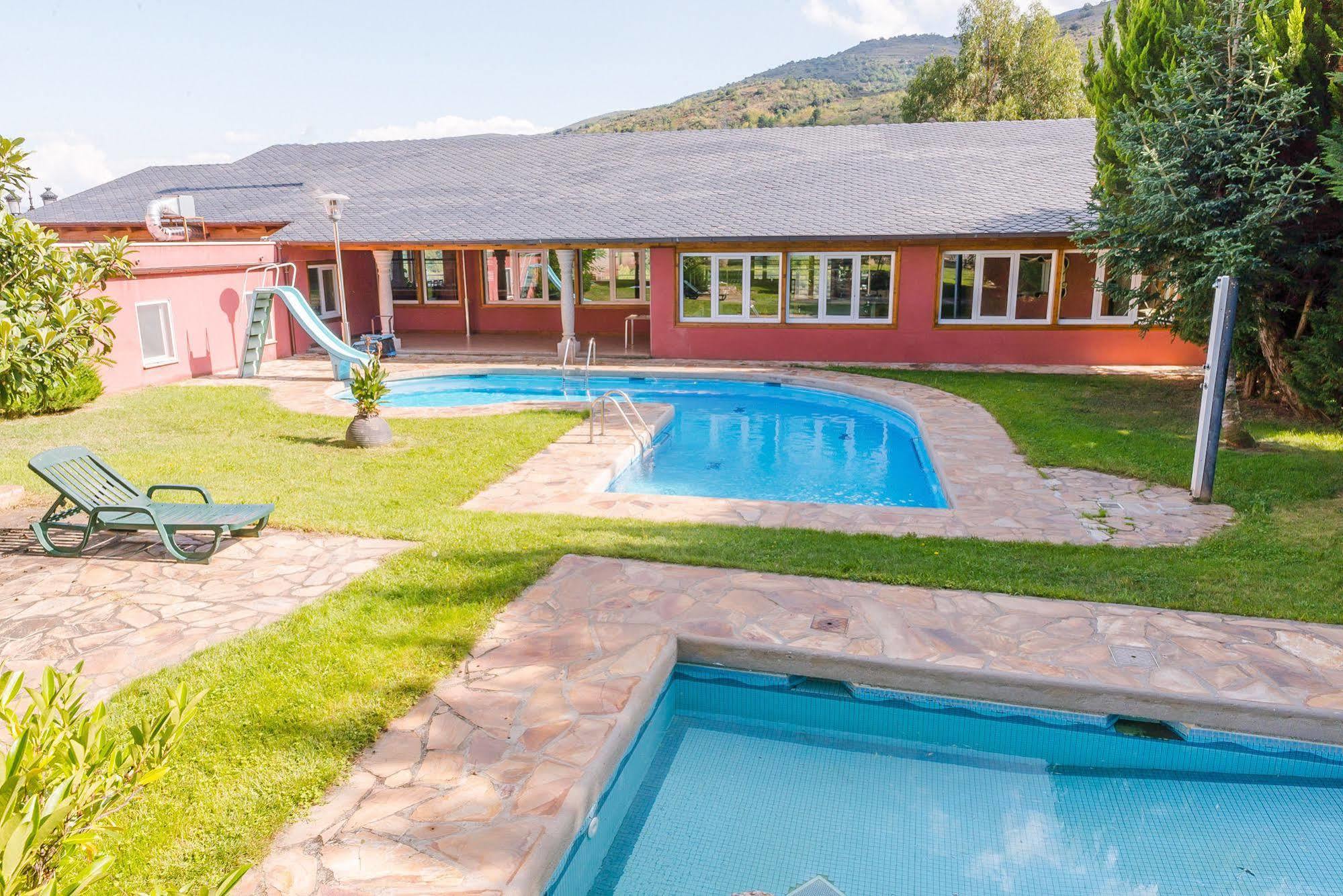 Complejo Hostelero Paladium Villamartín Buitenkant foto